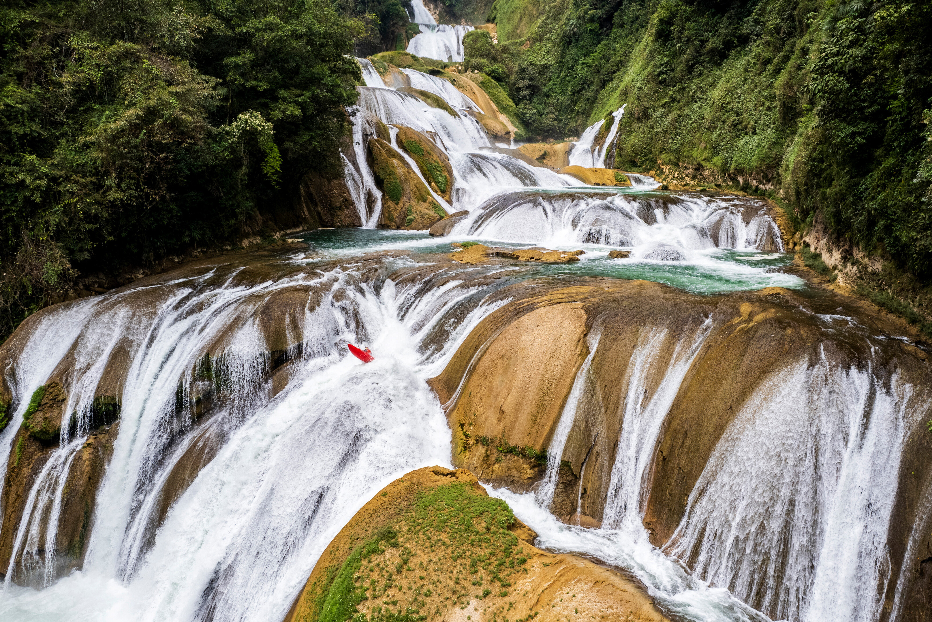 Adrian Mattern on the Rio Santo Domingo, Chiapas, Mexico. Image: David Sodomka // Red Bull Illume 2023