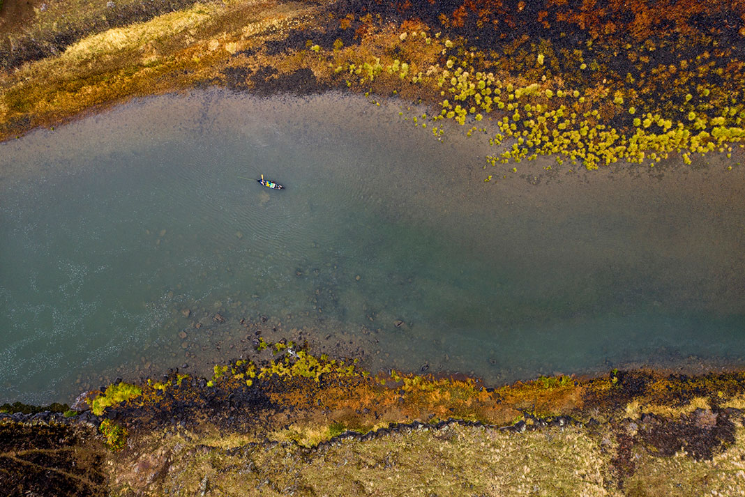 overhead photo of canoeist on John Day River