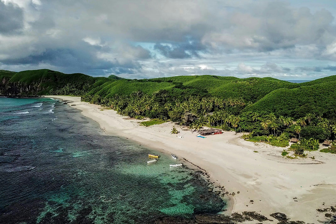 beach view of the Yasawa Islands in Fiji