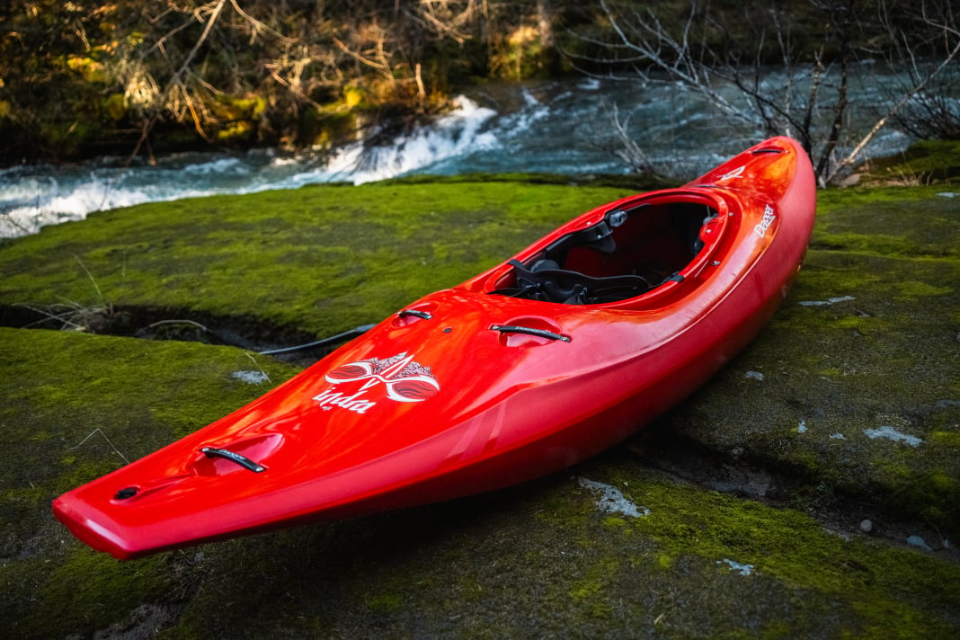 The stern of Dagger's new whitewater design.